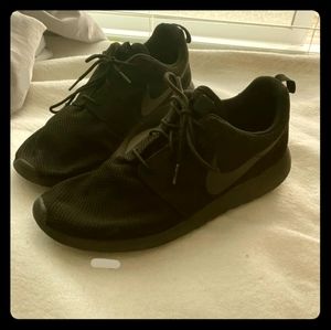 Nike Roshe's